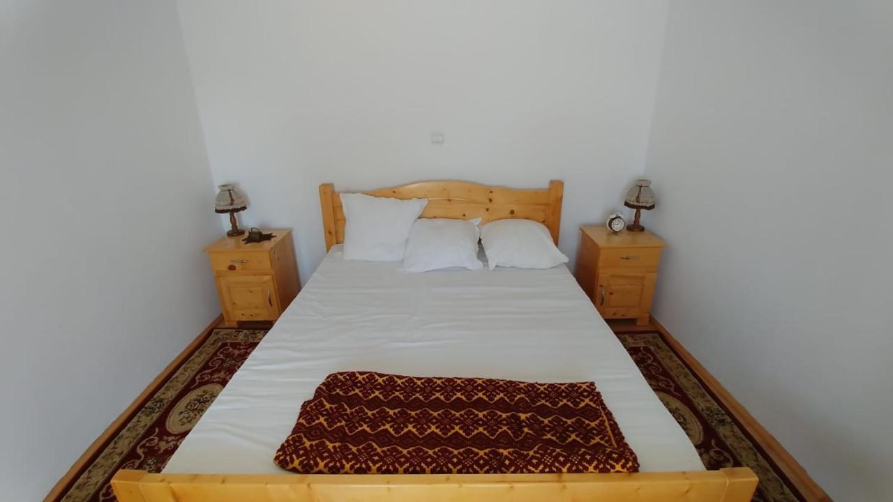 Casa Darius Villa Novaci-Străini Eksteriør bilde